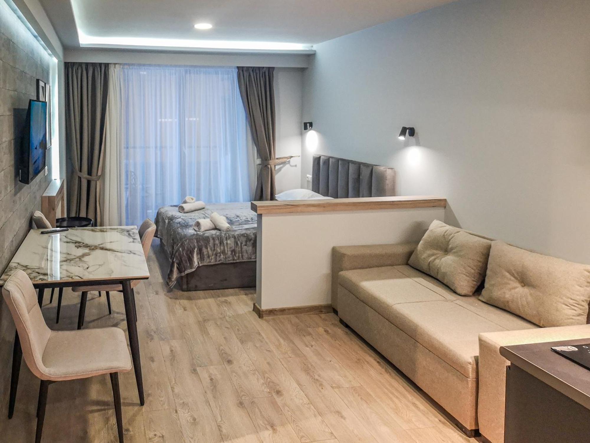 Four Seasons New By Travel غودوري