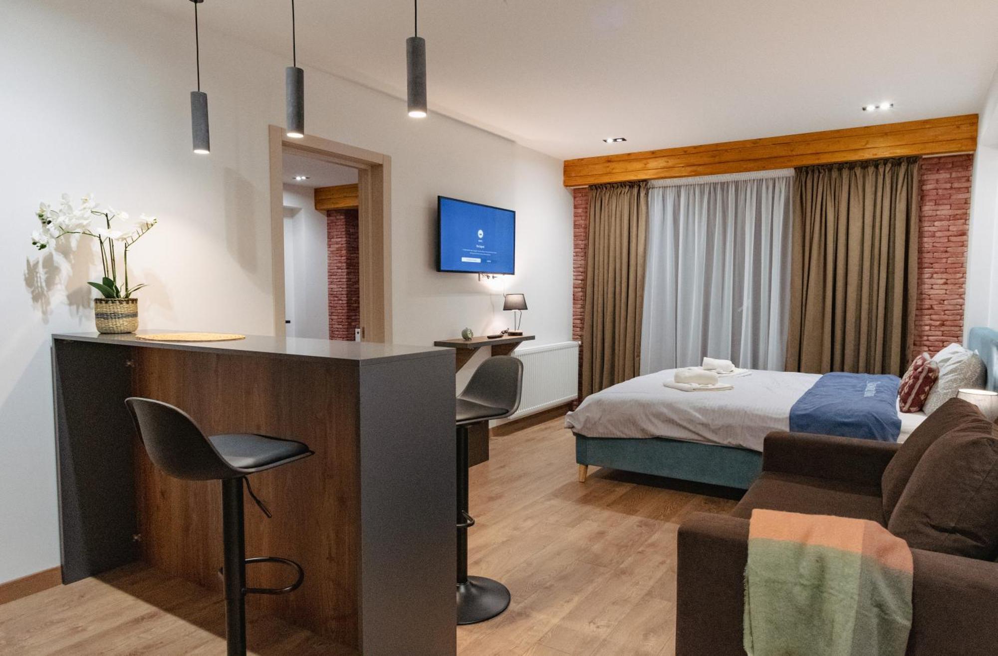 Four Seasons New By Travel *