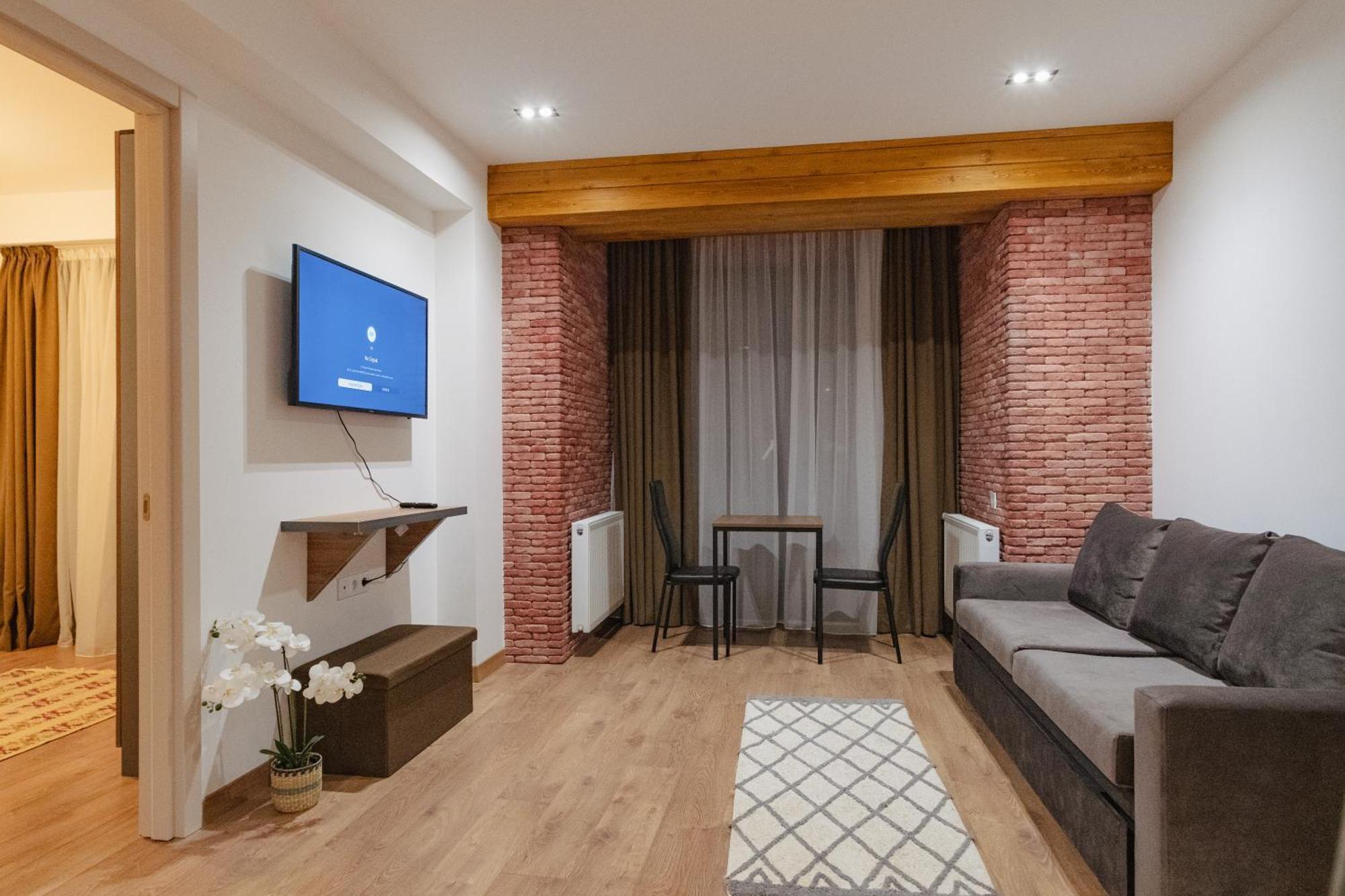 Four Seasons New By Travel